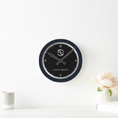 Elegant Dark Blue Frame Zodiac Sign Name Custom Runde Wanduhr (Zuhause)