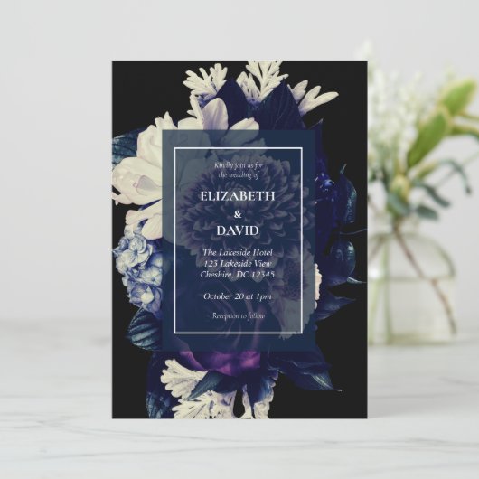 Elegant Dark Floral Gothic Wedding Einladung (Stehend Vorderseite)