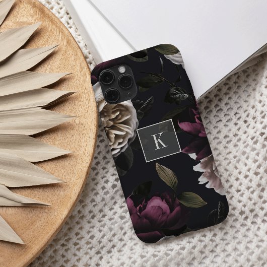 Elegant Dark Floral Monogram Case-Mate iPhone Hülle