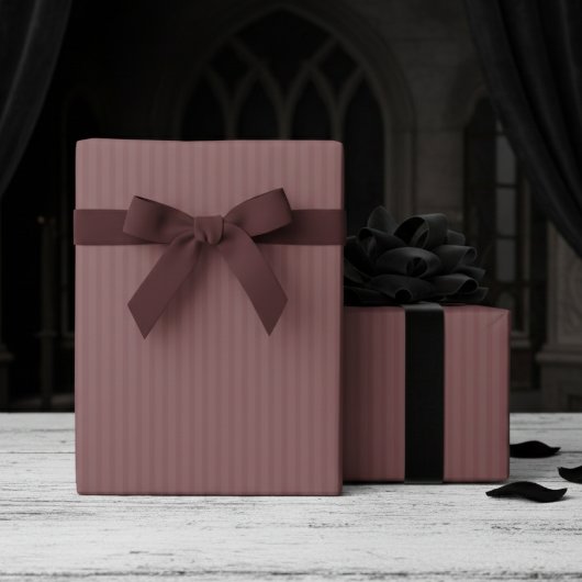 Elegant Dark Mauve Pinstripes Geschenkpapier