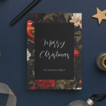 Elegant Dark Vintag Frohe Weihnachten<br><div class="desc">Elegante Dark Merry Weihnachtskarte: ein originelles und eindrucksvolles Design,  mit einem eleganten Schriftart gemischt mit einem Vintagen Tapetenhintergrund.</div>