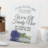 Elegant Deep Navy Blue Rose Open Seating Wedding Sockelschild (In Situ)