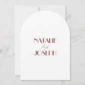 Elegant Deep Red White Burgundy Arched Wedding Einladung (Rückseite)