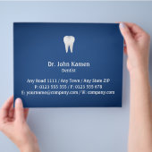 Elegant Dental | Blau Flyer (Hand)