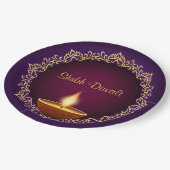 Elegant Diwali Diyas Lila Pappteller (Schrägansicht)