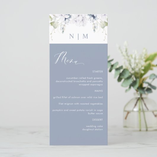 Elegant Dusty Blue and White Floral Wedding Menükarte (Stehend Vorderseite)