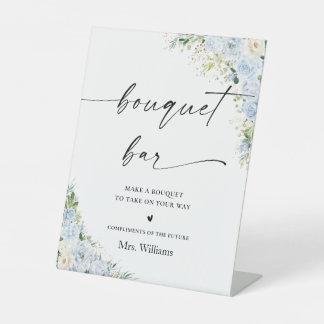 Elegant Dusty Blue Bouquet Bar Sign Sockelschild