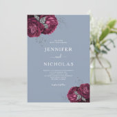 Elegant Dusty Blue Burgundy Floral Wedding Einladung (Stehend Vorderseite)
