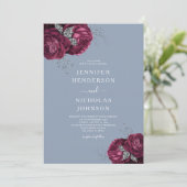Elegant Dusty Blue Burgundy Floral Wedding Einladung (Stehend Vorderseite)