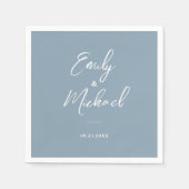 Elegant Dusty Blue Calligraphy Names Wedding Serviette (Vorderseite)