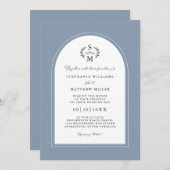 Elegant Dusty Blue Calligraphy Wappen Arch Wedding Einladung (Vorne/Hinten)