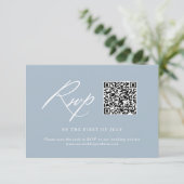 Elegant Dusty Blue Calligraphy Wedding QR Code RSVP Karte (Stehend Vorderseite)