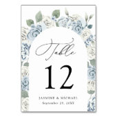 Elegant Dusty Blue Floral Arch Wedding Tischnummer (Vorderseite)