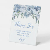 Elegant Dusty Blue Floral Bouquet Blume Bar Sockelschild (Vorderseite)