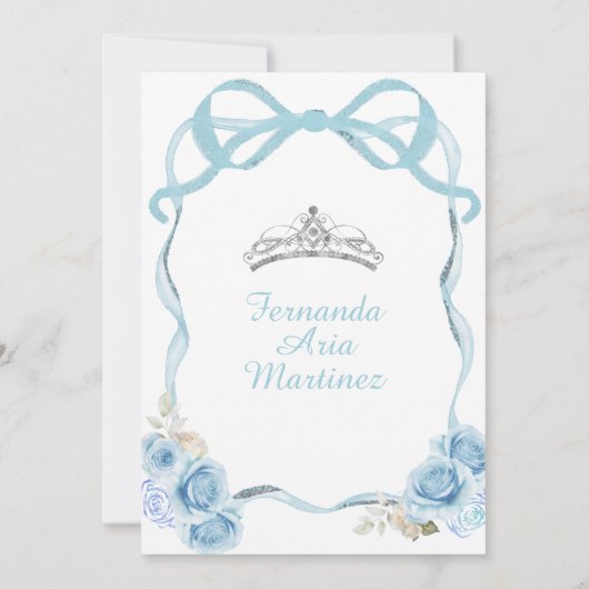 Elegant Dusty Blue Floral Butterfly Mis Quince Einladung (Rückseite)