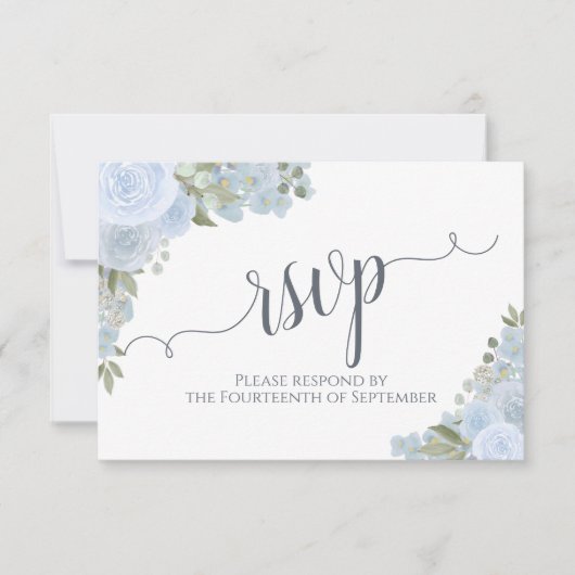 Elegant Dusty Blue Floral Calligraphy Wedding RSVP Karte (Vorderseite)