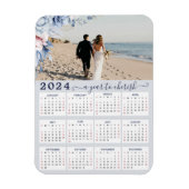 Elegant Dusty Blue Floral Foto 2024 Jahr Kalender Magnet (Vertikal)