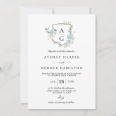 Elegant Dusty Blue Floral Monogram Wappen Wedding Einladung (Vorderseite)