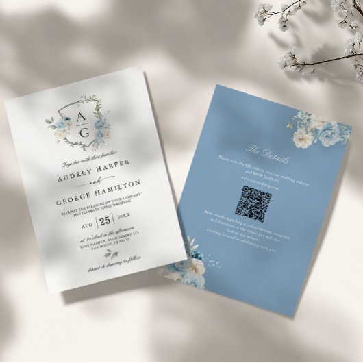Elegant Dusty Blue Floral Monogram Wappen Wedding Einladung