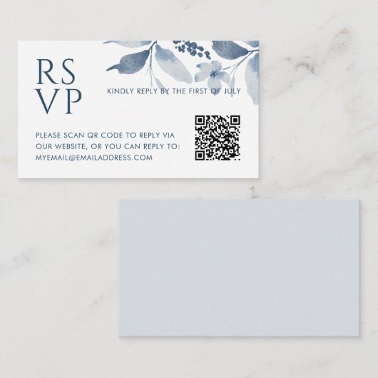 Elegant Dusty Blue Floral QR Code UAWG Wedding Begleitkarte (Vorne/Hinten)