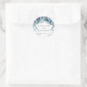 Elegant Dusty Blue Floral Square Hochzeit Runder Aufkleber (Tasche)