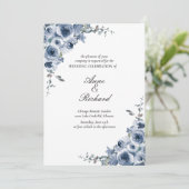 Elegant Dusty Blue Floral Wedding Einladung (Stehend Vorderseite)