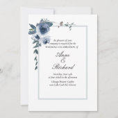 Elegant Dusty Blue Floral Wedding Einladung (Vorderseite)