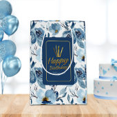 Elegant Dusty Blue Floral White Happy Birthday Mittlere Geschenktüte