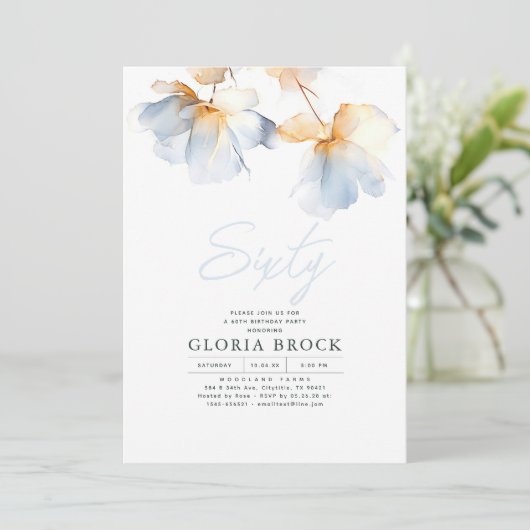 Elegant Dusty Blue Flowers Minimalistisch Geburtst Einladung (Stehend Vorderseite)