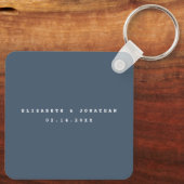 Elegant Dusty Blue Gray Couple Foto Gastgeschenk H Schlüsselanhänger (Rückseite)