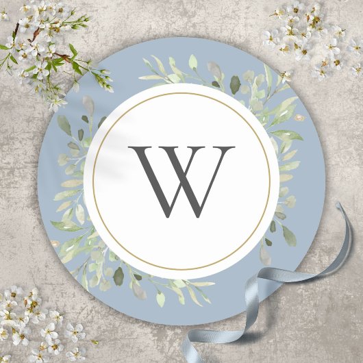 Elegant Dusty Blue Greenery Monogram Initial Runder Aufkleber
