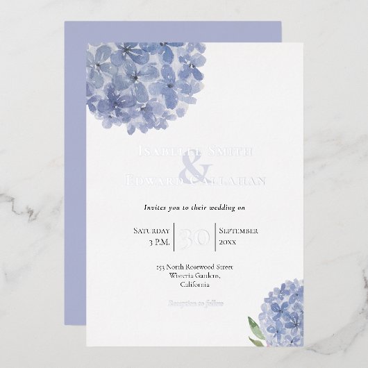 Elegant Dusty Blue Hydrangeas Floral Bouquets Foil Folieneinladung (Vorderseite/Rückseite)