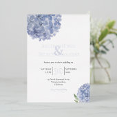 Elegant Dusty Blue Hydrangeas Floral Bouquets Foil Folieneinladung (Stehend vorne)