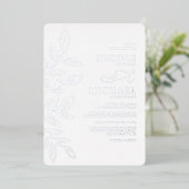 Elegant Dusty Blue Minimal Silver Leaf Wedding Folieneinladung (Stehend vorne)