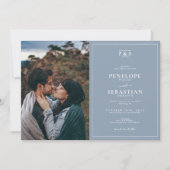 Elegant Dusty Blue Monogram Simple Foto Wedding Einladung (Vorderseite)