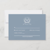Elegant Dusty Blue Monogram Wappen Wedding RSVP Karte (Vorderseite)