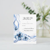 Elegant Dusty Blue Navy Blume Hochzeit RSVP Karte (Stehend Vorderseite)
