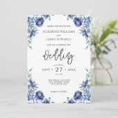 Elegant Dusty Blue Navy Rustic Floral Wedding Einladung (Stehend Vorderseite)