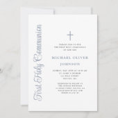 Elegant Dusty Blue Script Boy First Communion Einladung (Vorderseite)