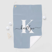 Elegant Dusty Blue Script Monogram Golfhandtuch (Insitu)