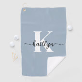 Elegant Dusty Blue Script Monogram Golfhandtuch (Insitu)