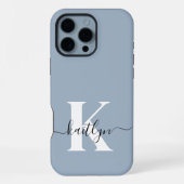 Elegant Dusty Blue Script Monogram iPhone Hülle (Rückseite)