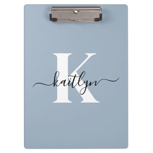 Elegant Dusty Blue Script Monogram Klemmbrett (Vorderseite)