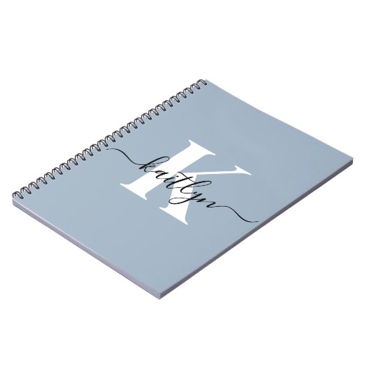 Elegant Dusty Blue Script Monogram Notizblock (Linke Seite)