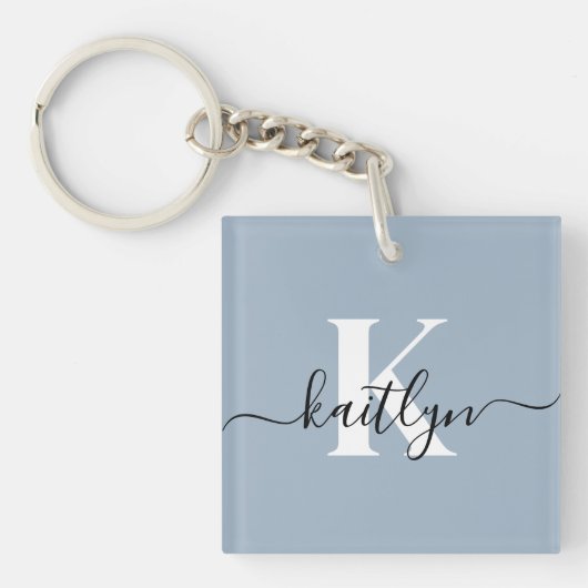 Elegant Dusty Blue Script Monogram Schlüsselanhänger (Vorderseite)