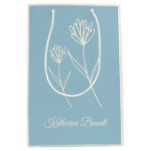 Elegant Dusty Blue Simple Flower  Mittlere Geschenktüte (Vorderseite)