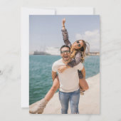 Elegant Dusty Blue Stripe Script Foto Wedding Einladung (Rückseite)