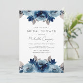 Elegant Dusty Blue und Navy Floral Einladung (Stehend Vorderseite)