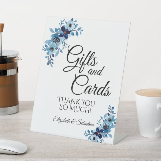 elegant dusty Blue watercolor flower bouquet Sockelschild (In SItu)