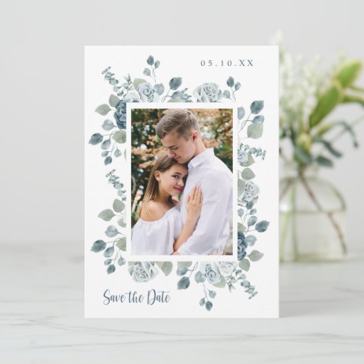 Elegant Dusty Blue Wedding Save The Date (Stehend Vorderseite)